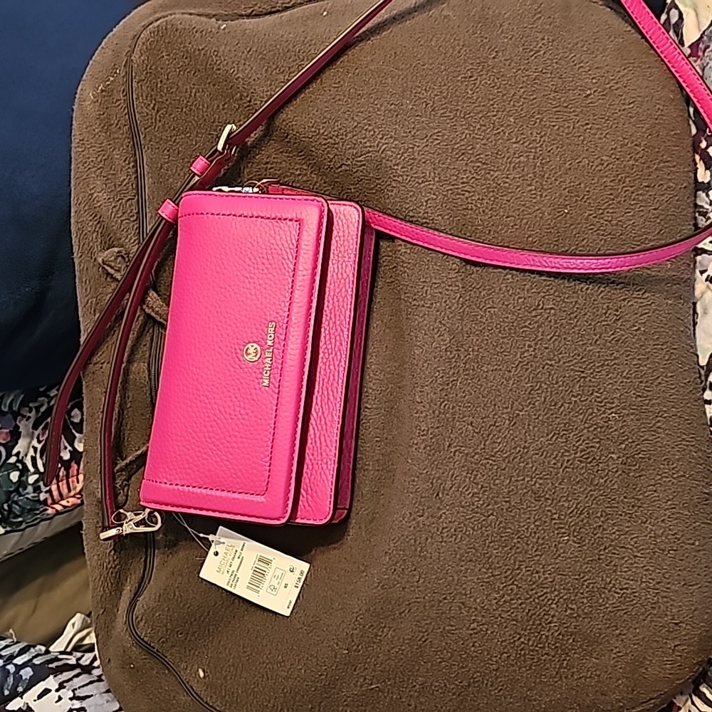 Michael Kors smart phone crossbody